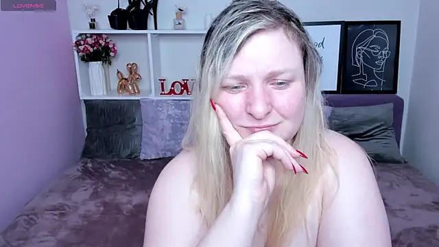 AnnaXCherri online show from November 7, 4:12 am