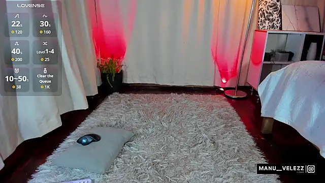 Snapshot of Manu_Velez chatting on October 28, 2:37 am Manu Velez online show from October 28, 2:37 am