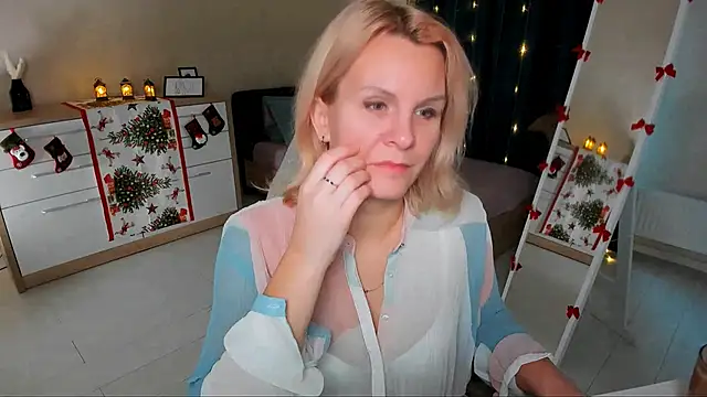 Louisa Bay online show from December 21, 7:45 am