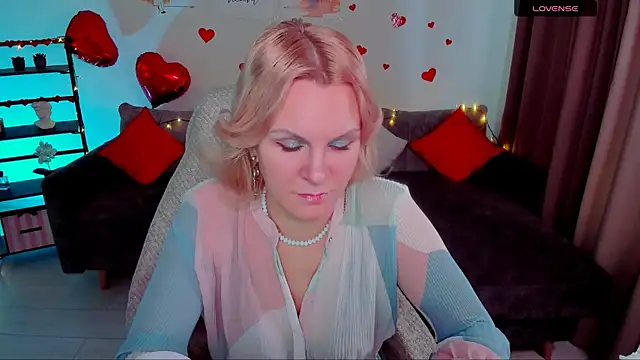 Louisa Bay online show from February 11, 8:15 am