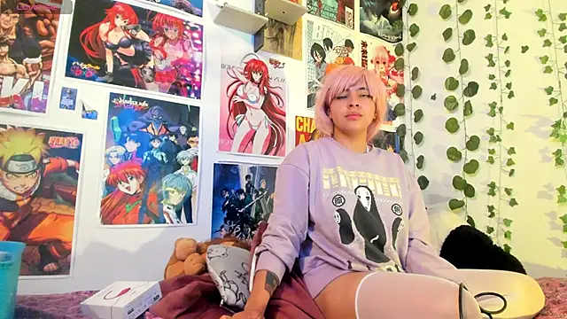 Snapshot of miku_katsuragi chatting on December 4, 1:58 am miku katsuragi online show from December 4, 1:58 am