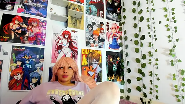 Snapshot of miku_katsuragi chatting on December 4, 5:05 am miku katsuragi online show from December 4, 5:05 am