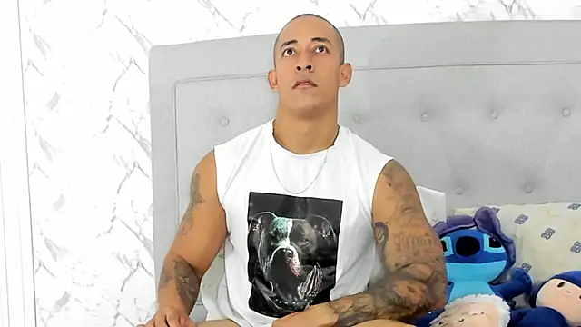 luigiferrara online show from January 23, 1:41 am