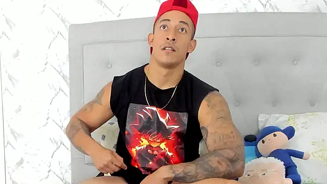 luigiferrara online show from January 26, 8:13 pm