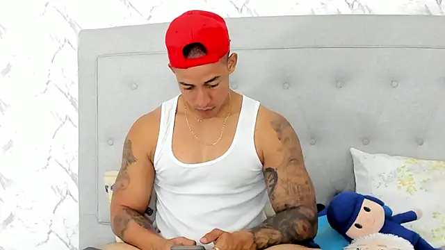 luigiferrara online show from February 15, 2:15 am