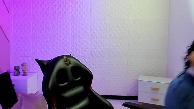 Violetaa diazz online show from March 16, 9:08 pm