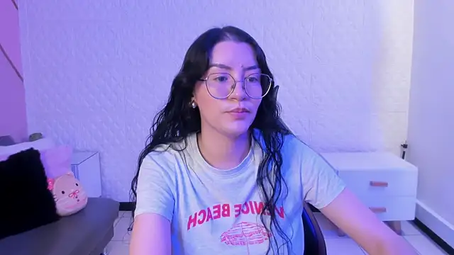 Violetaa diazz online show from July 18, 8:45 pm