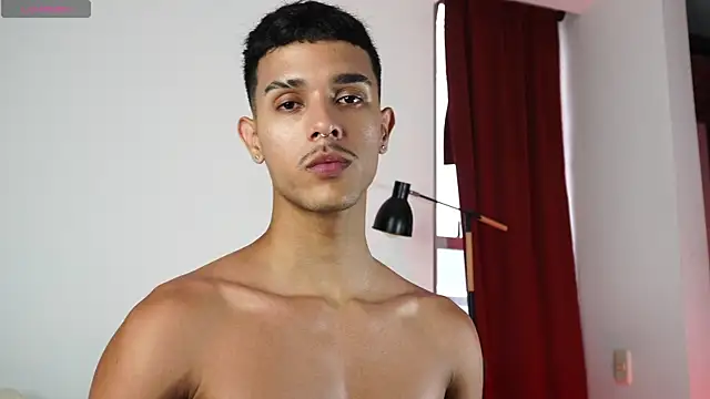 Snapshot of Busterspinter chatting on February 20, 10:43 pm Busterspinter online show from February 20, 10:43 pm