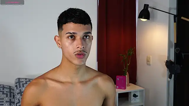 Snapshot of Busterspinter chatting on March 3, 10:37 pm Busterspinter online show from March 3, 10:37 pm