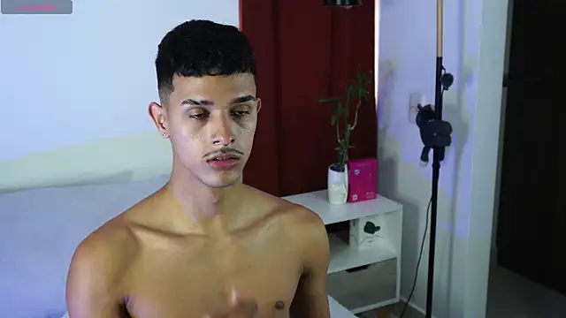 Snapshot of Busterspinter chatting on March 5, 8:05 pm Busterspinter online show from March 5, 8:05 pm