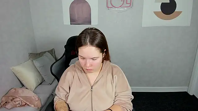 Aliisson Edwards online show from February 5, 12:31 am