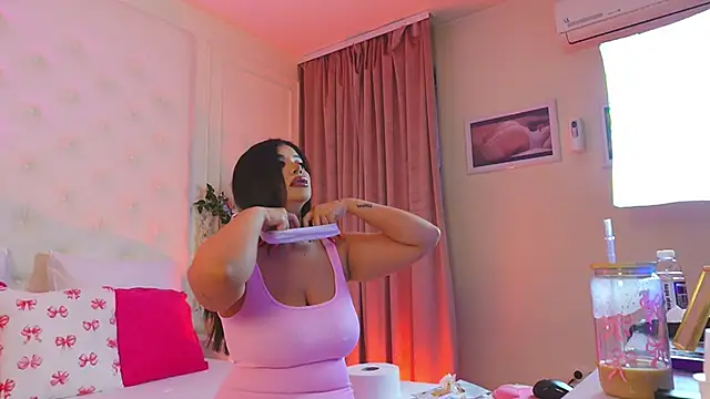 Snapshot of Amberseyes chatting on March 28, 11:32 am Amberseyes online show from March 28, 11:32 am