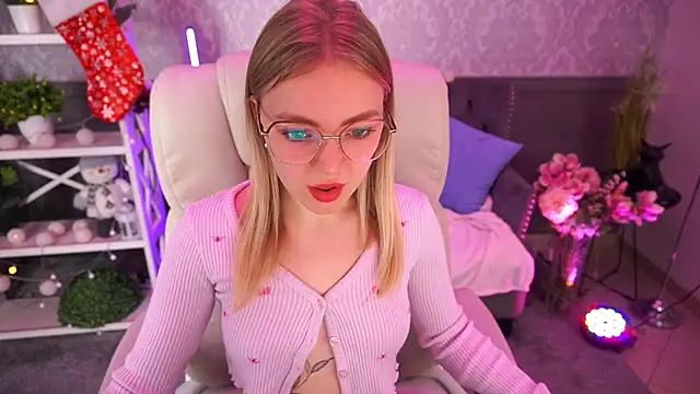 EmilySunshineS online show from December 29, 9:52 pm