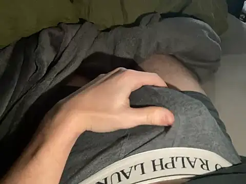 derfigger19 online show from February 22, 3:58 pm