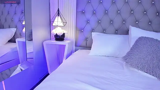 VioletthaRous online show from July 9, 10:36 pm