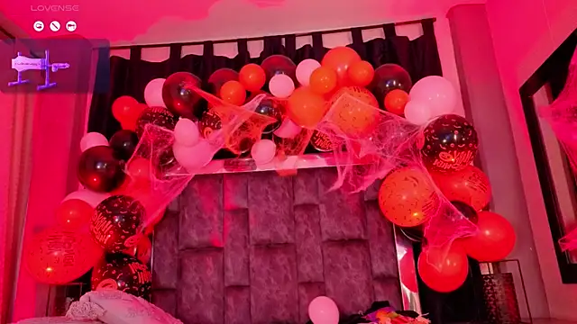 Mia Oxford online show from October 18, 1:08 am