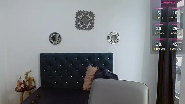 Sofi F w online show from December 28, 9:51 pm