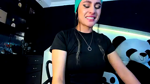 Coral Gibson online show from January 10, 6:17 pm
