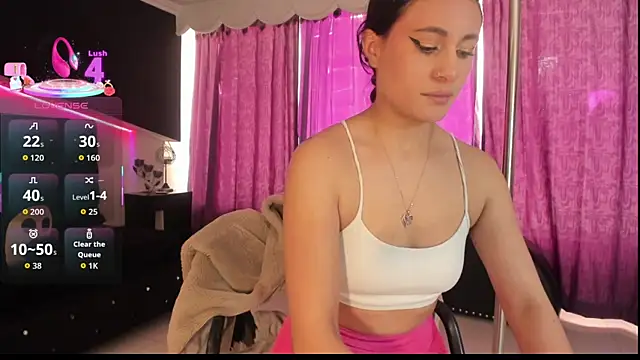 Coral Gibson online show from December 18, 1:06 pm