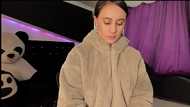 Snapshot of Coral_Gibson chatting on March 6, 12:45 pm Coral Gibson online show from March 6, 12:45 pm