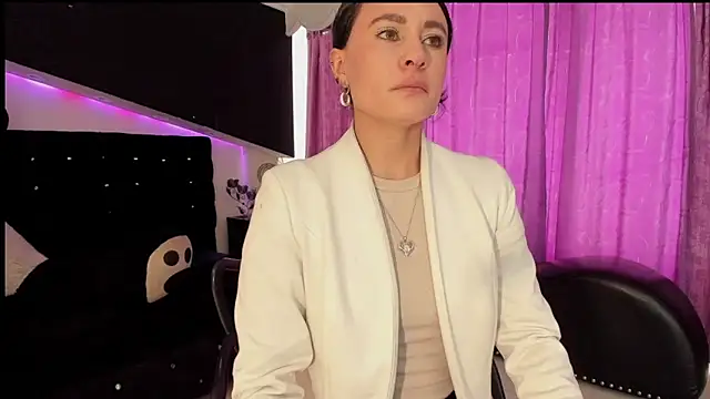 Snapshot of Coral_Gibson chatting on March 9, 12:53 pm Coral Gibson online show from March 9, 12:53 pm