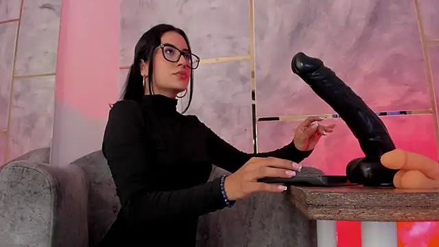 Ellaochoa online show from October 18, 11:44 am