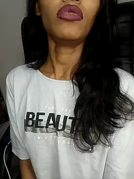 glam goddess online show from January 10, 5:05 am