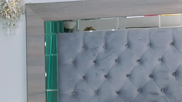 Lorehottie online show from September 24, 1:47 pm