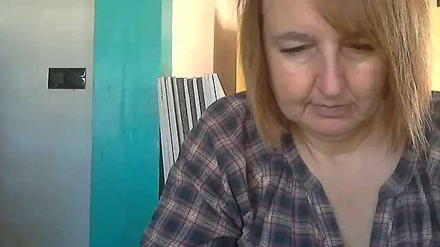 Snapshot of Sandcoq chatting on October 16, 11:11 am Sandcoq online show from October 16, 11:11 am