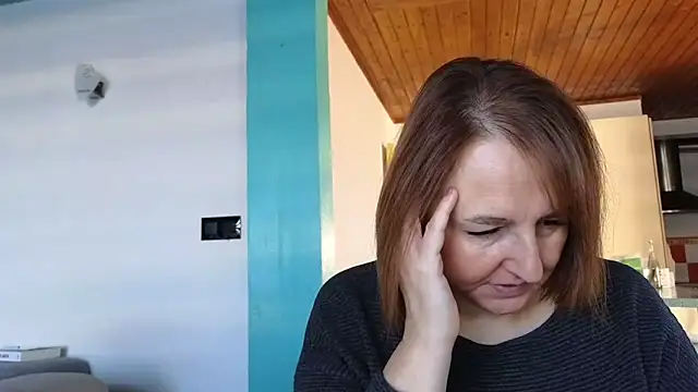 Snapshot of Sandcoq chatting on December 4, 9:18 am Sandcoq online show from December 4, 9:18 am