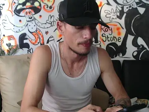 roystonee01 online show from October 6, 9:01 pm