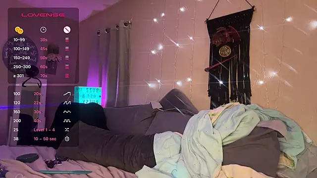 Snapshot of Dani_Dragon69 chatting on February 21, 11:22 am Dani Dragon69 online show from February 21, 11:22 am