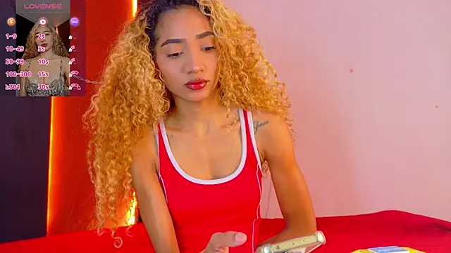 Snapshot of Charlotte_Love10 chatting on February 14, 11:40 am Charlotte Love10 online show from February 14, 11:40 am