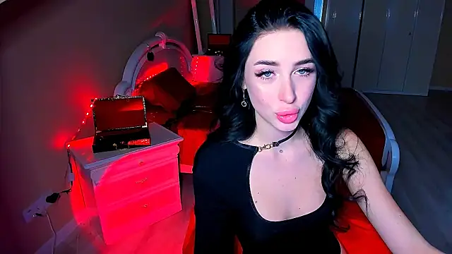 Snapshot of lovely_desire chatting on December 8, 11:03 am lovely desire online show from December 8, 11:03 am