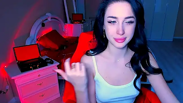 Snapshot of lovely_desire chatting on December 15, 9:03 am lovely desire online show from December 15, 9:03 am