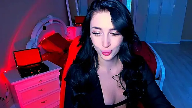 Snapshot of lovely_desire chatting on December 17, 11:17 am lovely desire online show from December 17, 11:17 am