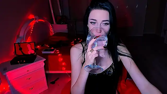 Snapshot of lovely_desire chatting on December 28, 2:53 pm lovely desire online show from December 28, 2:53 pm