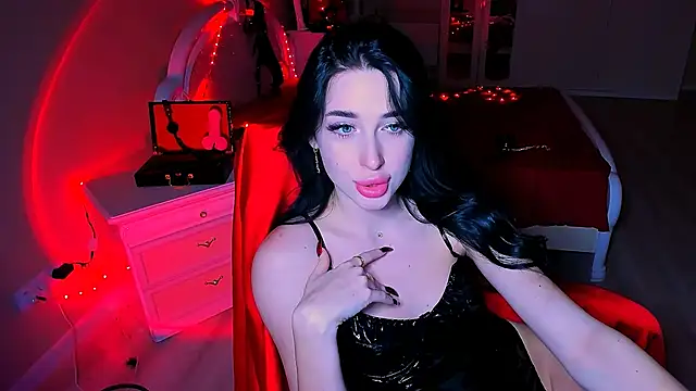 Snapshot of lovely_desire chatting on January 4, 3:17 pm lovely desire online show from January 4, 3:17 pm