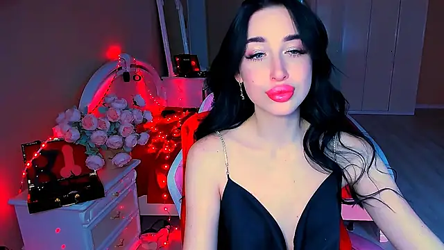 Snapshot of lovely_desire chatting on February 3, 10:36 am lovely desire online show from February 3, 10:36 am