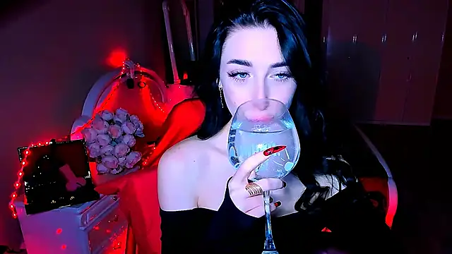 Snapshot of lovely_desire chatting on February 23, 6:23 pm lovely desire online show from February 23, 6:23 pm