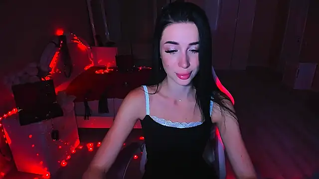 Snapshot of lovely_desire chatting on September 21, 8:05 am lovely desire online show from September 21, 8:05 am