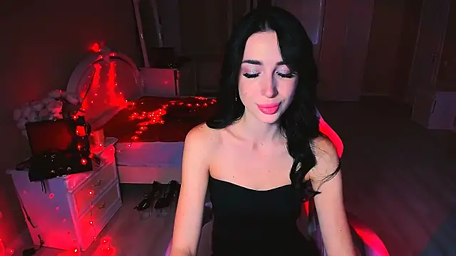 Snapshot of lovely_desire chatting on October 5, 7:50 am lovely desire online show from October 5, 7:50 am