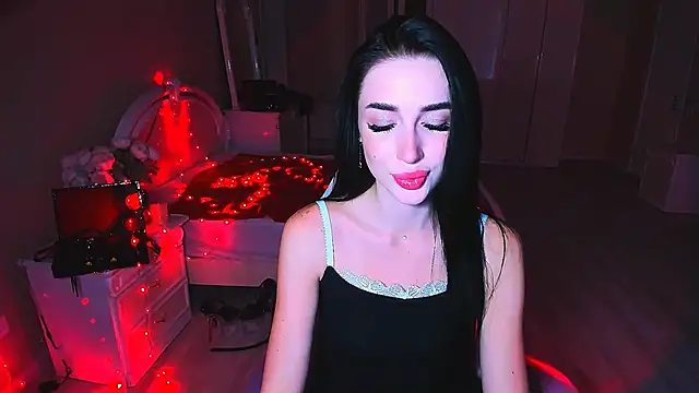 Snapshot of lovely_desire chatting on October 19, 8:48 am lovely desire online show from October 19, 8:48 am