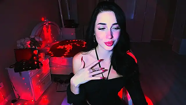 Snapshot of lovely_desire chatting on October 21, 9:43 am lovely desire online show from October 21, 9:43 am