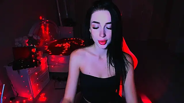 Snapshot of lovely_desire chatting on October 22, 8:25 am lovely desire online show from October 22, 8:25 am