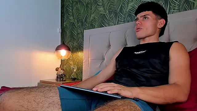 Snapshot of Nathaniel_Park chatting on February 3, 1:09 am Nathaniel Park online show from February 3, 1:09 am