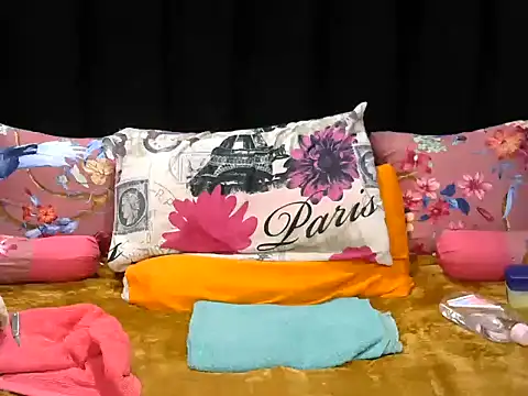 Pearl 00 online show from June 8, 7:03 pm