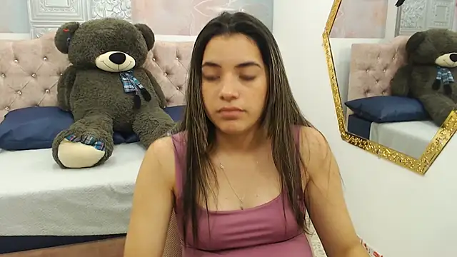 Leah Means  online show from December 14, 5:47 pm