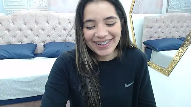 Leah Means  online show from January 3, 5:31 pm