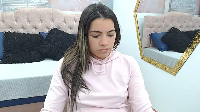 Leah Means  online show from January 20, 4:01 pm